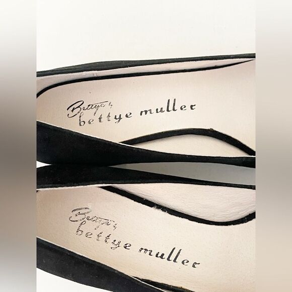 Bettye Muller Black and Blue Fur Accent Heels 8 - Picture 6 of 13